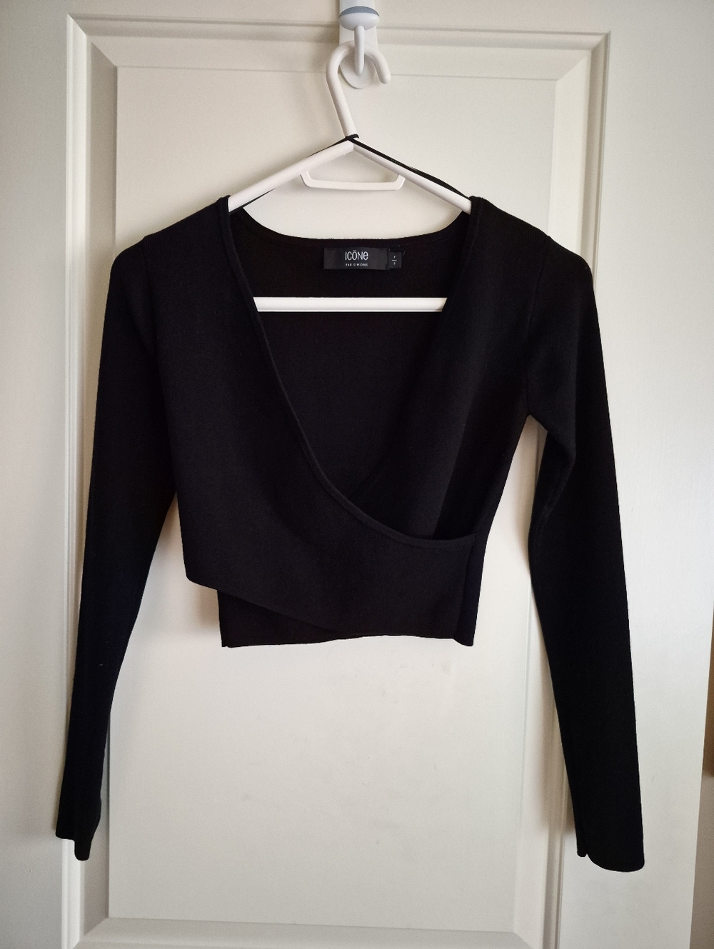 26 Black Crossover Crop | Icone